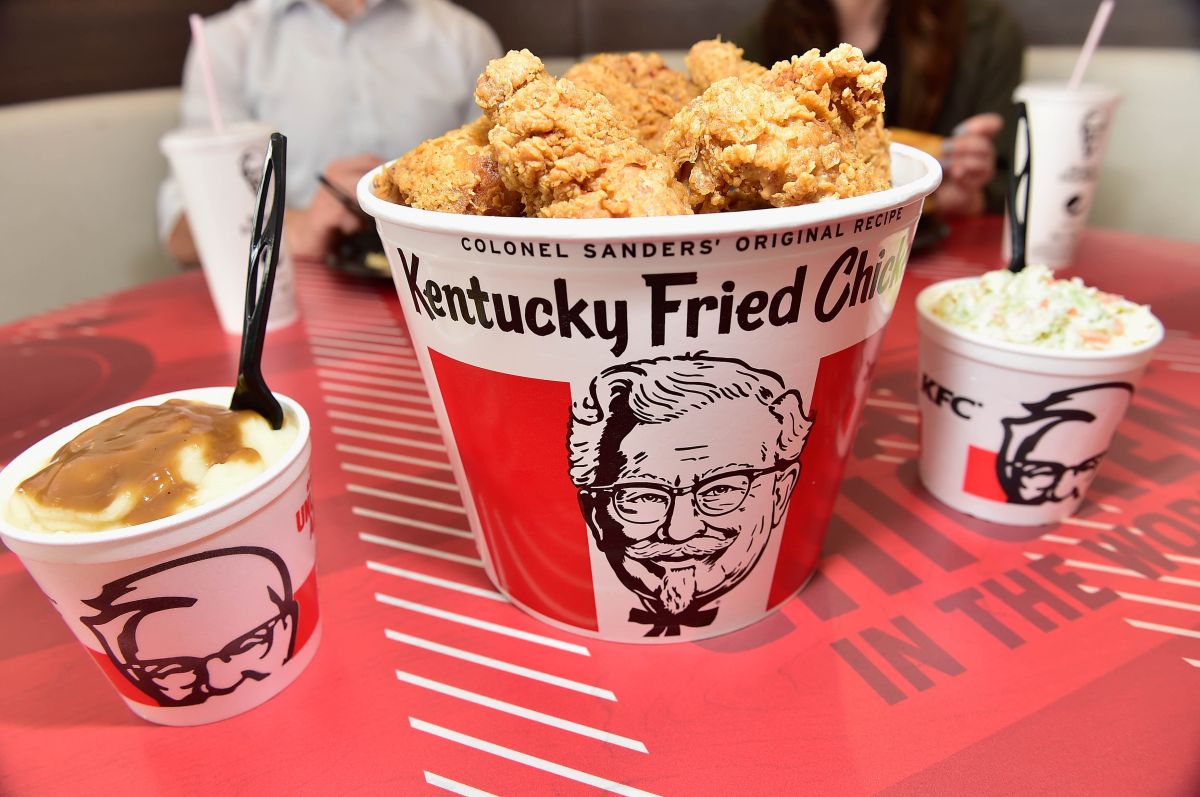 caracas-fc:-the-venezuelan-team-that-presented-one-of-its-signings-eating-kfc-chicken-[video]