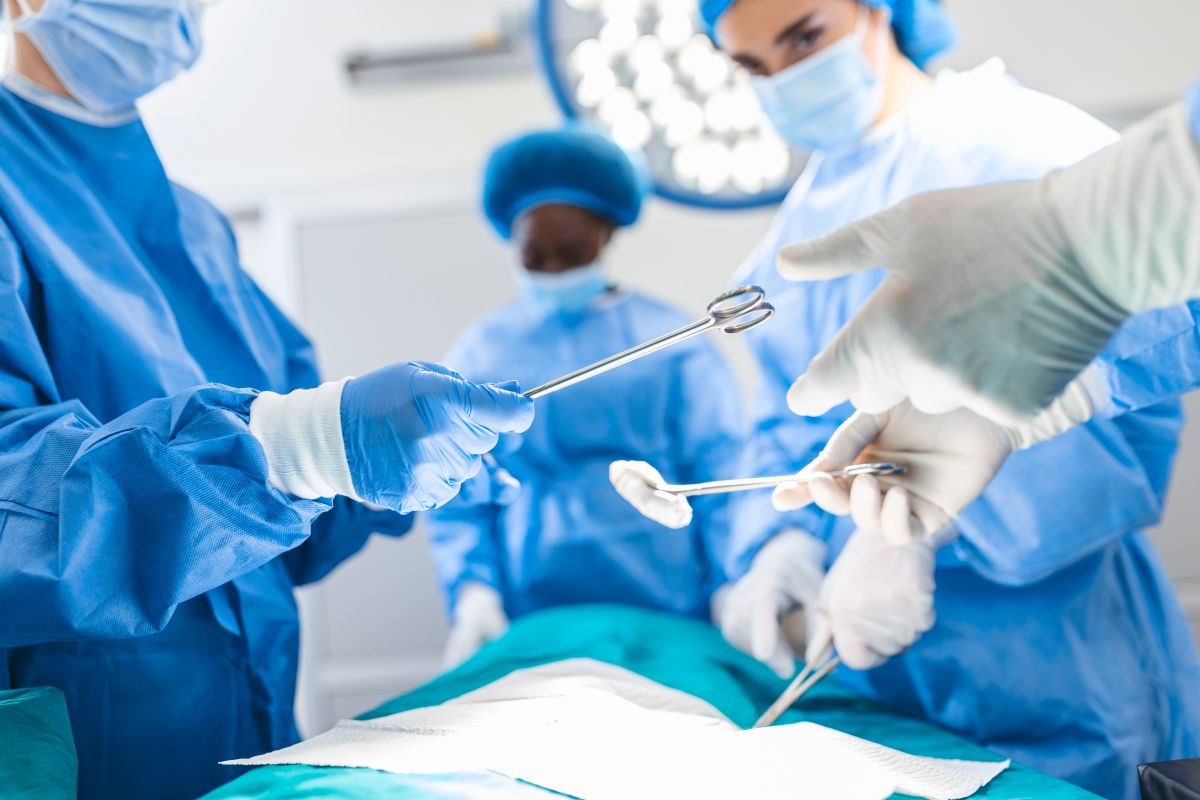 study-claims-women-are-more-likely-to-die-when-operated-on-by-male-surgeons