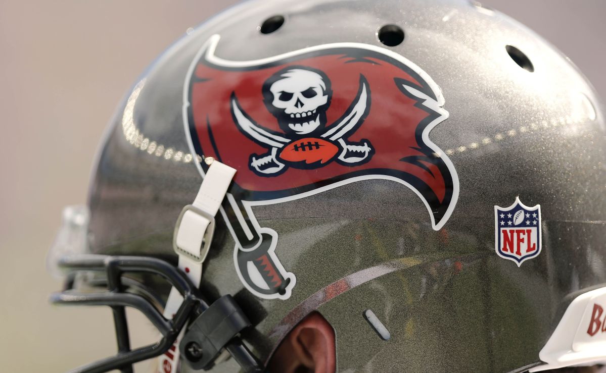 $50,000-hit:-nfl-fines-tampa-bay-buccaneers-coach-for-hitting-player-[video]