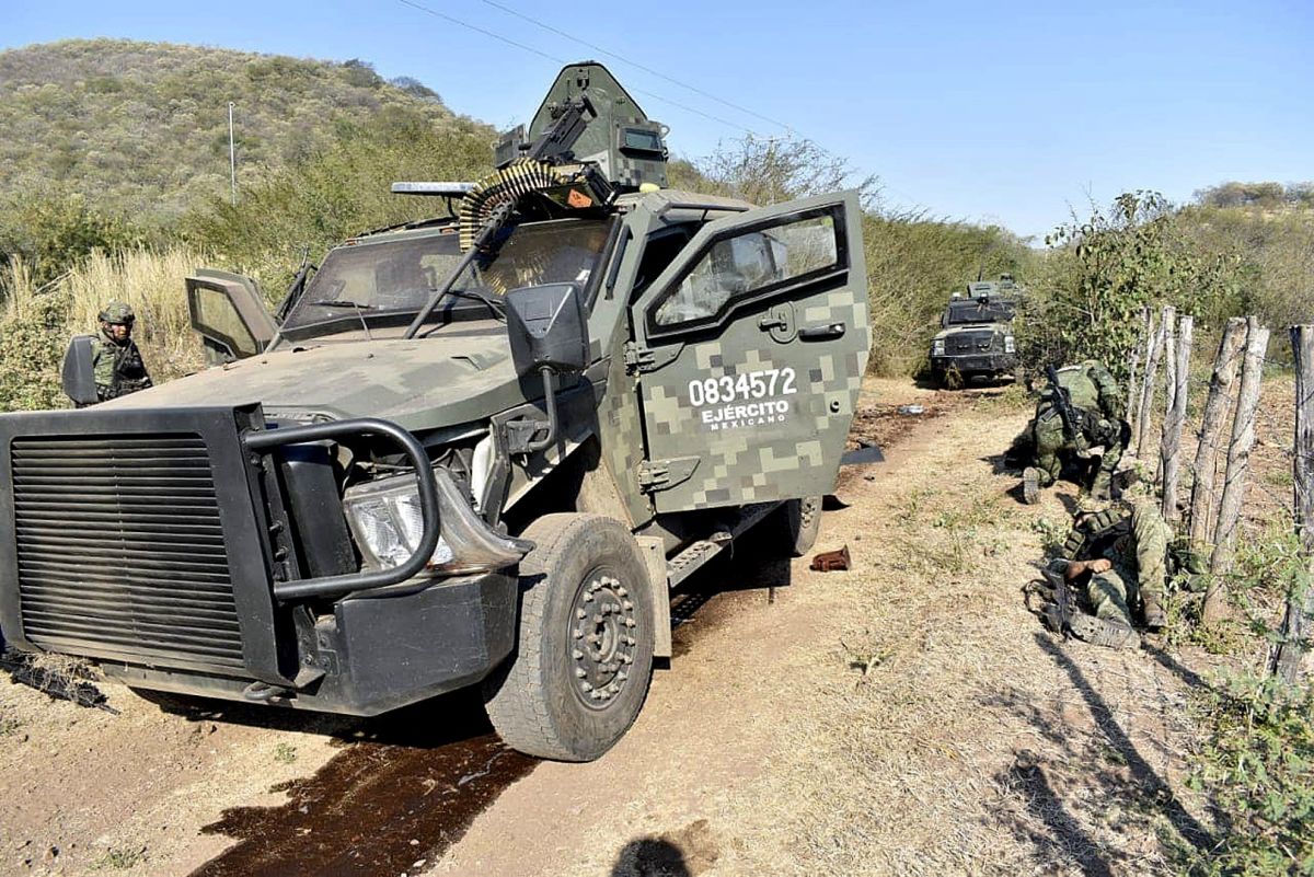 hitmen-attack-the-mexican-army-with-a-landmine-in-michoacan;-4-injured-reported