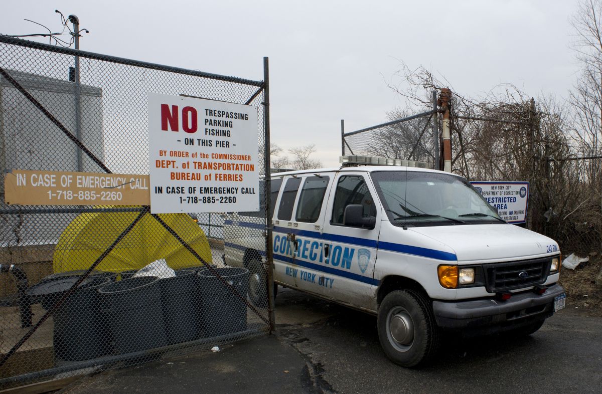 visits-to-prisoners-in-rikers-island-jail-reactivated-with-strict-security-protocols-and-negative-tests