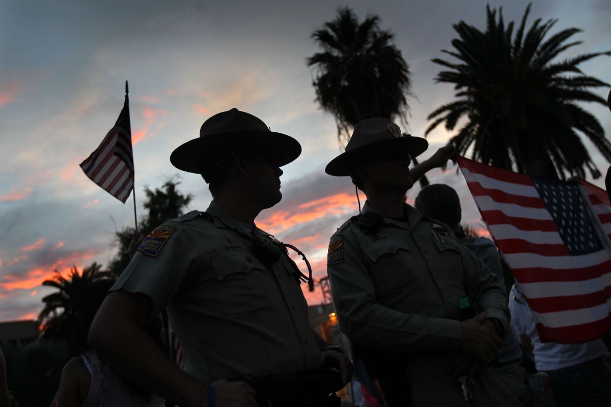 arizona-authorities-kill-suspect-in-murdering-woman-and-injuring-nine-officers-after-ambushing-them