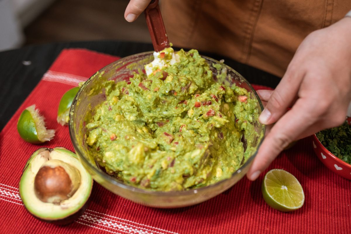 super-bowl-lvi:-avocado-price-increases-as-the-big-game-approaches,-the-day-that-is-consumed-the-most