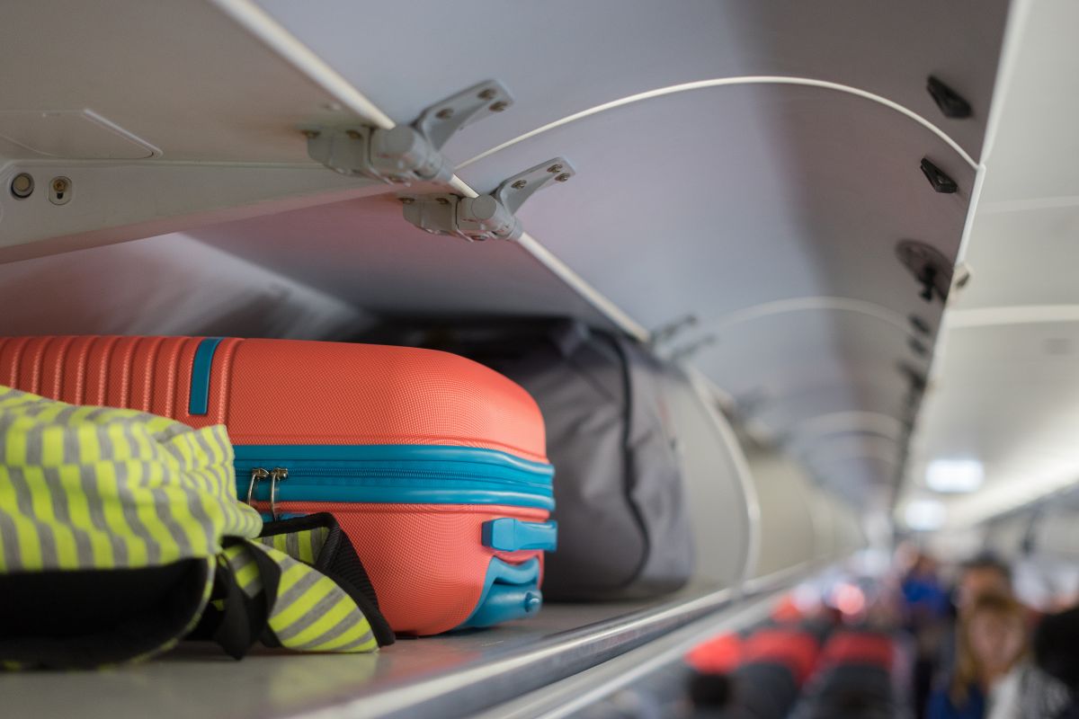 8-basic-things-you-should-know-about-hand-luggage-if-you-are-going-to-travel-by-plane