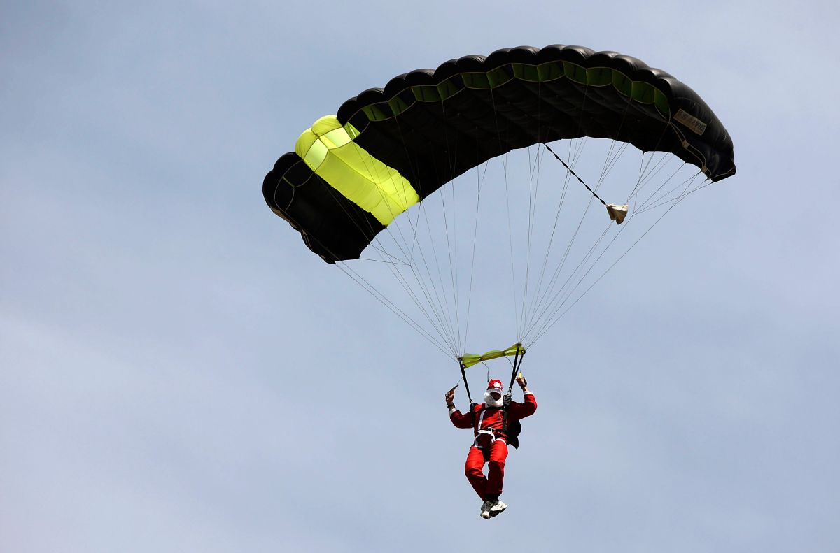 texas-skydiving-instructor-died-after-remaining-in-critical-condition-after-his-parachute-failed-to-open