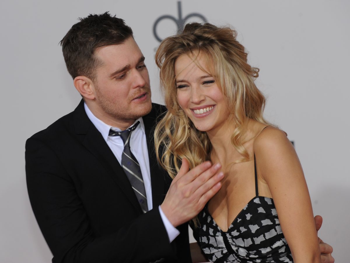 in-michael-buble's-new-music-video-with-luisana-lopilato,-the-couple-revealed-the-new-pregnancy.-the-fourth-baby-is-coming