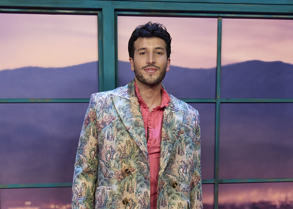 sebastian-yatra-undressed-on-screen-in-his-debut-as-an-actor