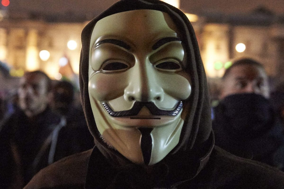 anonymous-declares-cyber-war-on-the-russian-government