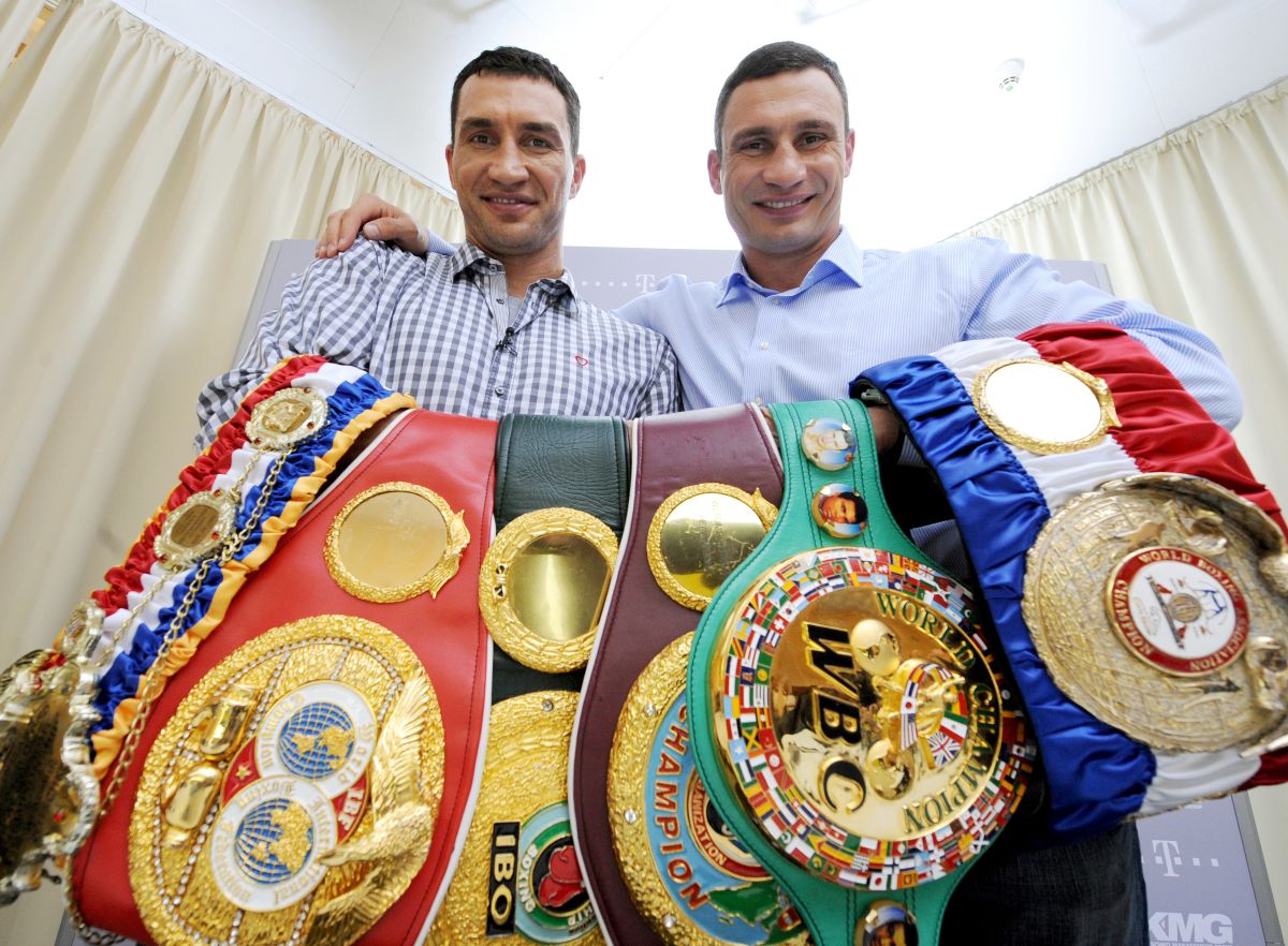 klitschko-brothers:-from-world-boxing-champions-to-join-the-war-against-russia