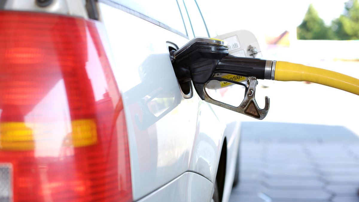 russia-ukraine-conflict:-gasoline-prices-approach-$4-dollars-per-gallon