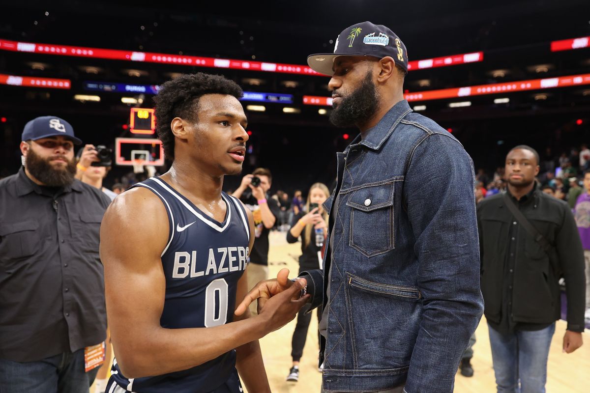 lebron-james-and-his-son-bronny-james-together-on-the-court-and-with-the-lakers?