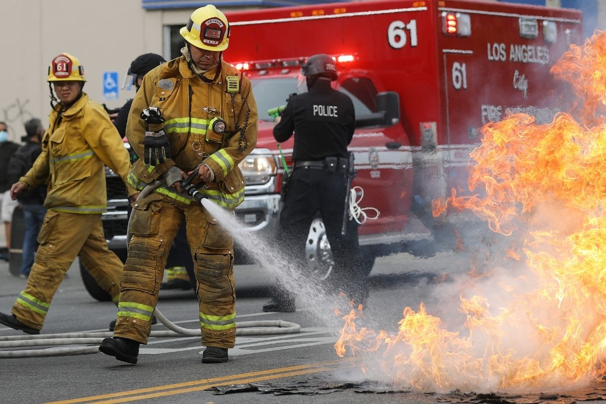 hispanic-firefighter-shot-to-death-while-fighting-fire