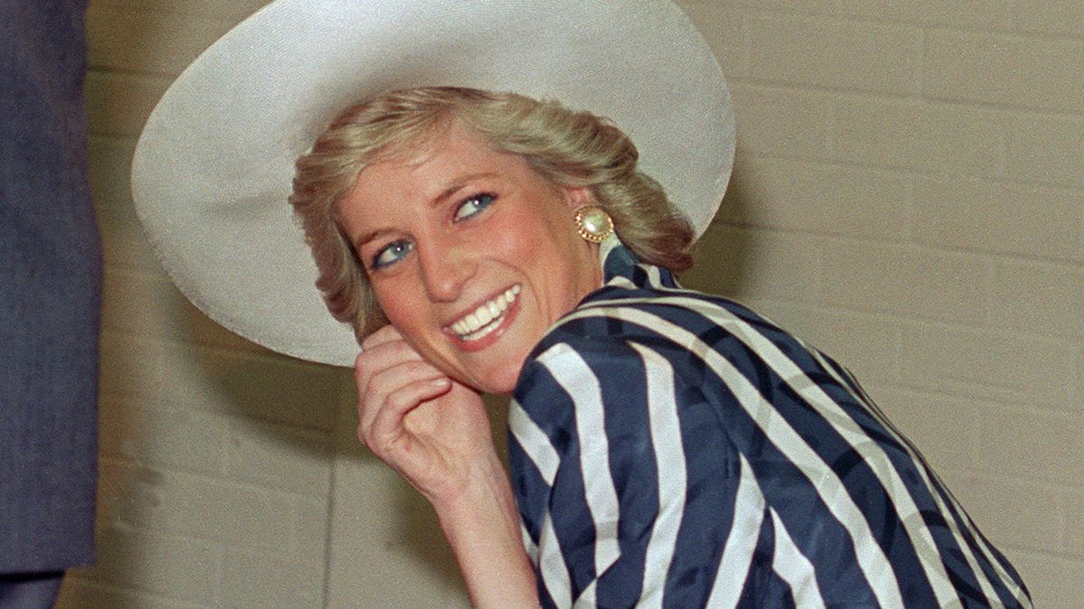 rare-portrait-of-princess-diana-sells-for-more-than-$200,000,-10-times-the-asking-price