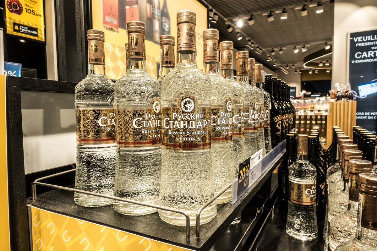 russian-vodka-is-being-boycotted-by-us-governors-and-bar-owners