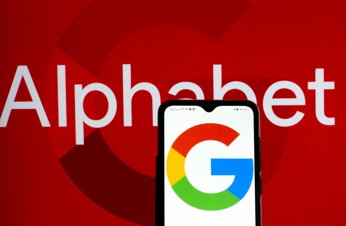 alphabet-disables-google-maps-services-in-ukraine-to-protect-civilians