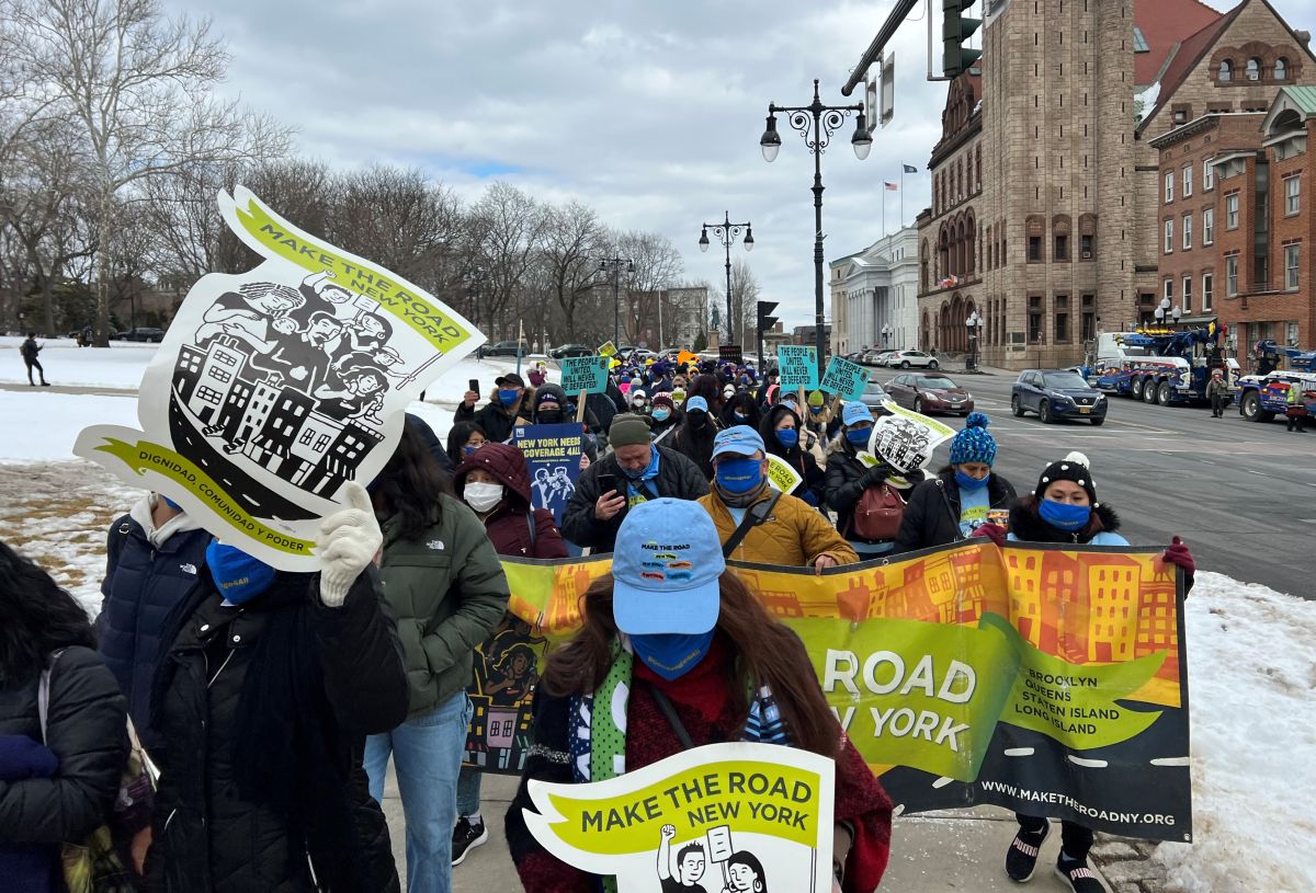 immigrants-march-on-capitol-hill-in-albany-to-demand-the-approval-of-the-coverage-for-all-law