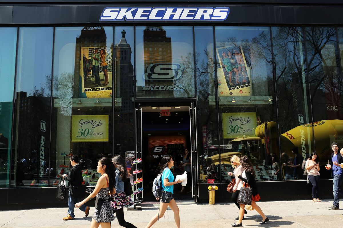 unusual:-subject-steals-31-pairs-of-skechers-shoes-valued-at-more-than-a-thousand-dollars-in-puerto-rico