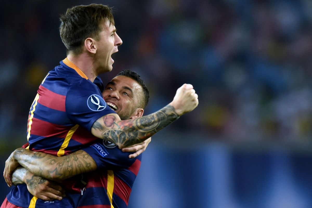 dani-alves-on-leo-messi:-he-is-not-enjoying-himself-at-psg,-he-seems-out-of-place