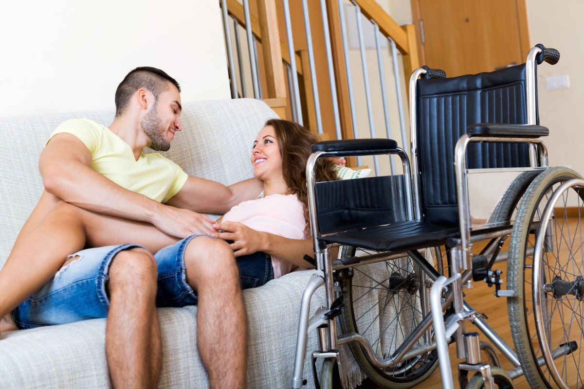 mother-in-law-asks-bride-to-leave-her-wheelchair-for-wedding-photos