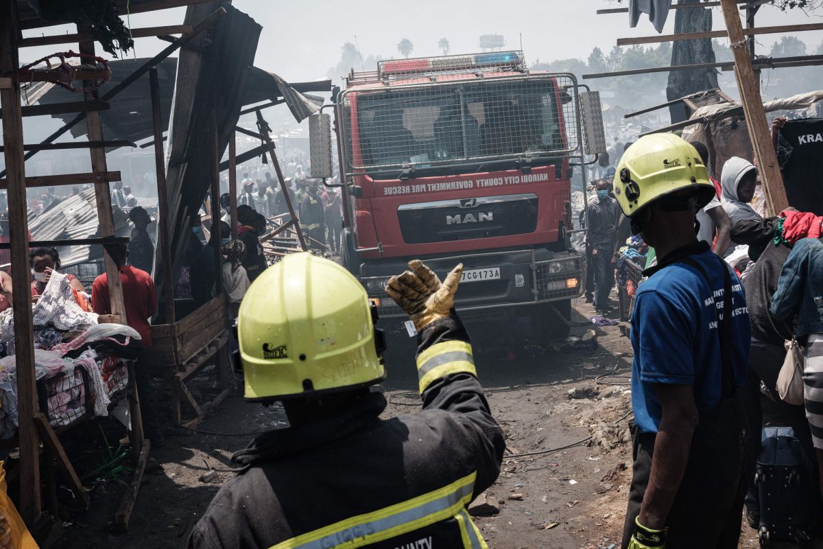 images:-fire-in-historic-mexican-market-caused-damage-to-more-than-350-stalls