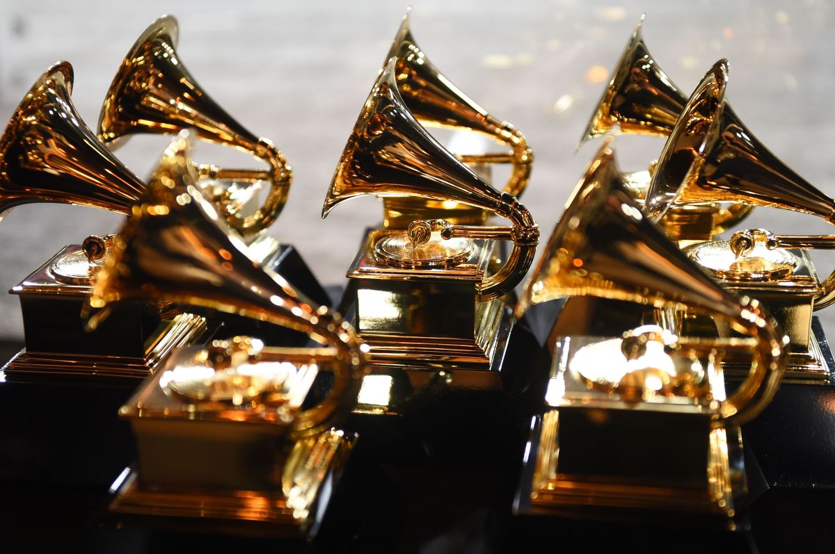 j-balvin-and-more-artists-have-been-confirmed-to-perform-at-the-2022-grammys