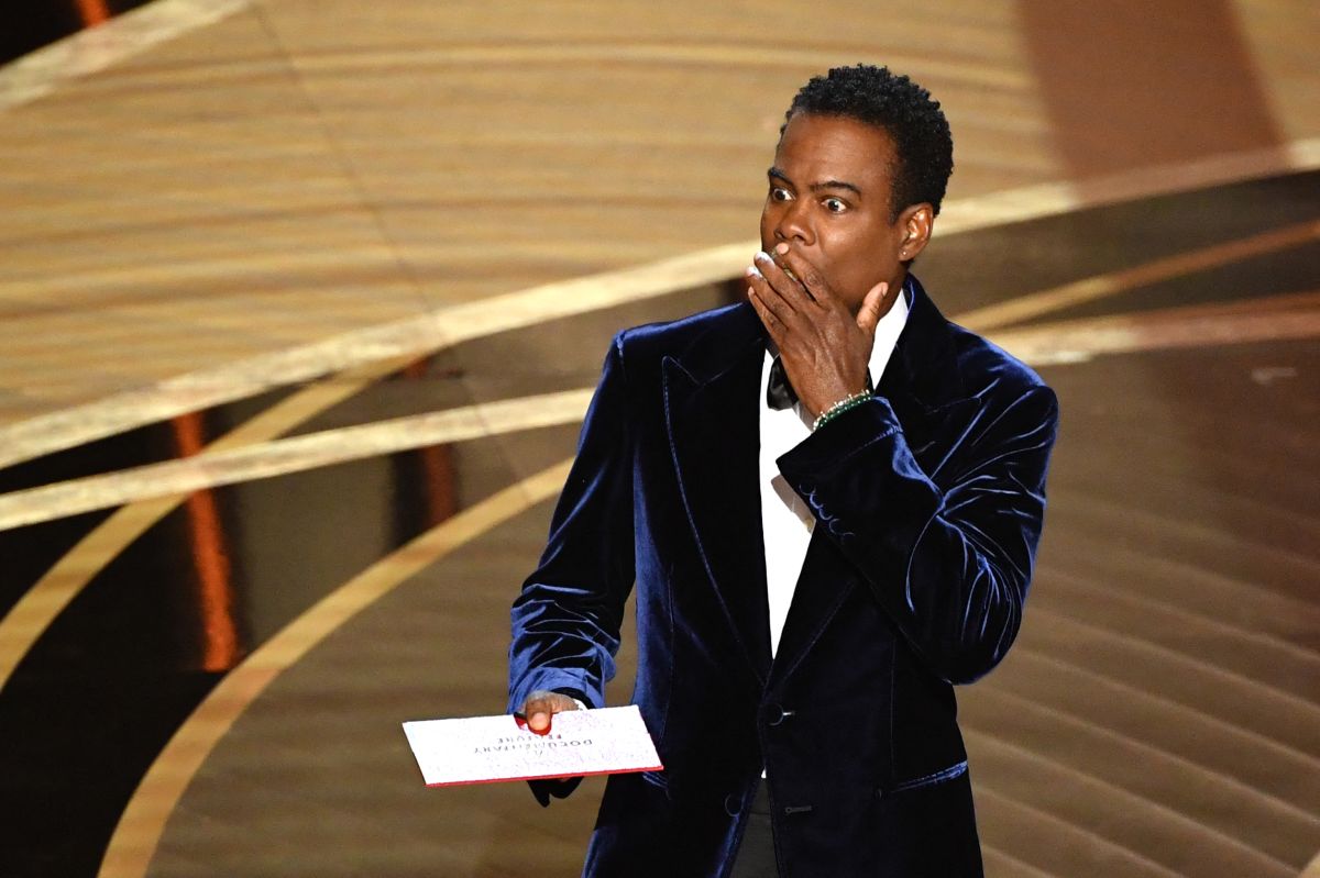 chris-rock-demands-to-be-paid-to-talk-about-being-slapped-by-will-smith-at-the-oscars