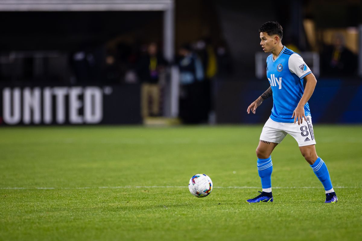 unmissable:-hispanic-jordy-alcivar-scored-a-spectacular-olympic-goal-that-gave-charlotte-the-victory-against-atlanta-in-the-mls-[video]