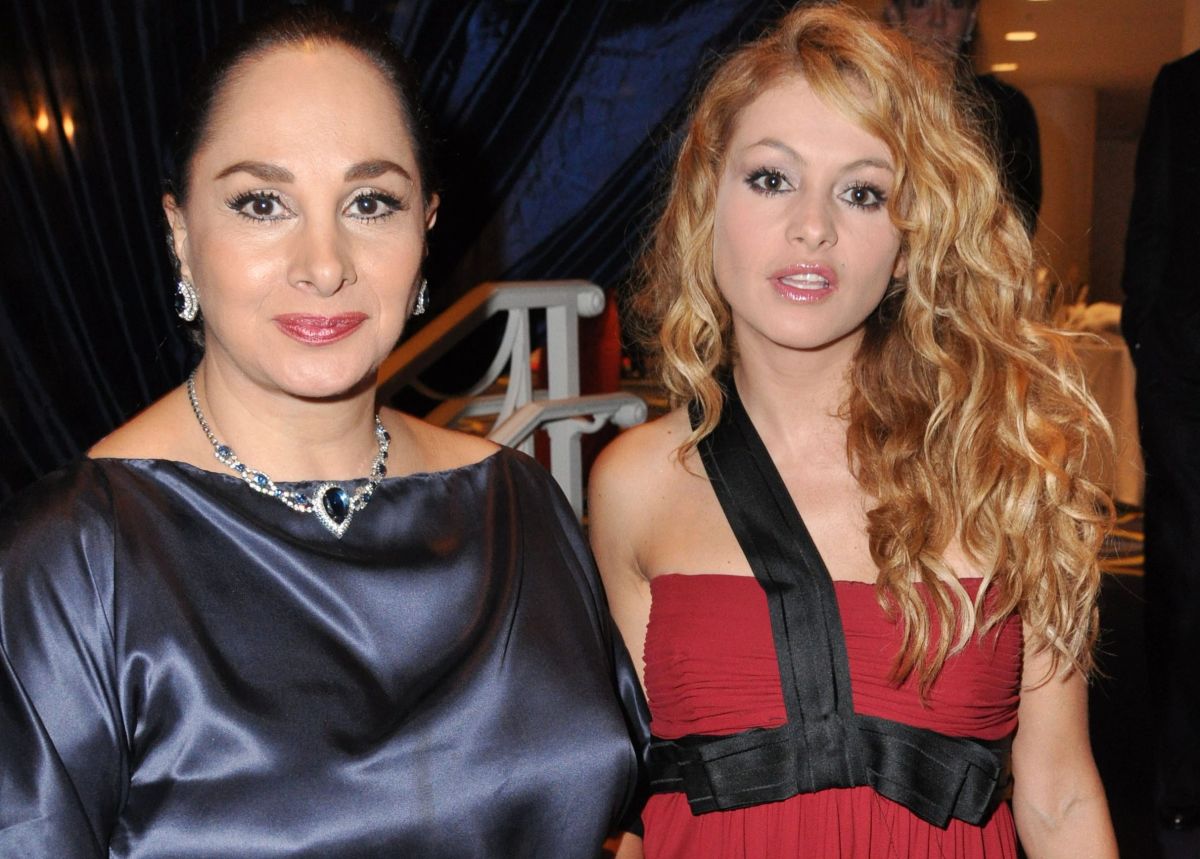 paulina-rubio-dedicates-a-message-of-support-to-susana-dosamantes-after-being-hospitalized-for-pancreatic-cancer