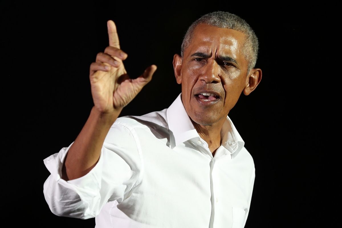 barack-obama-says-social-media-is-accelerating-some-of-humanity's-worst-impulses