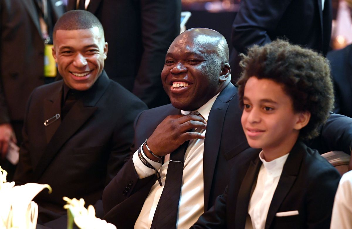 will-he-stay-at-psg?-mbappe-family-travels-to-qatar-to-extend-the-french-star's-contract