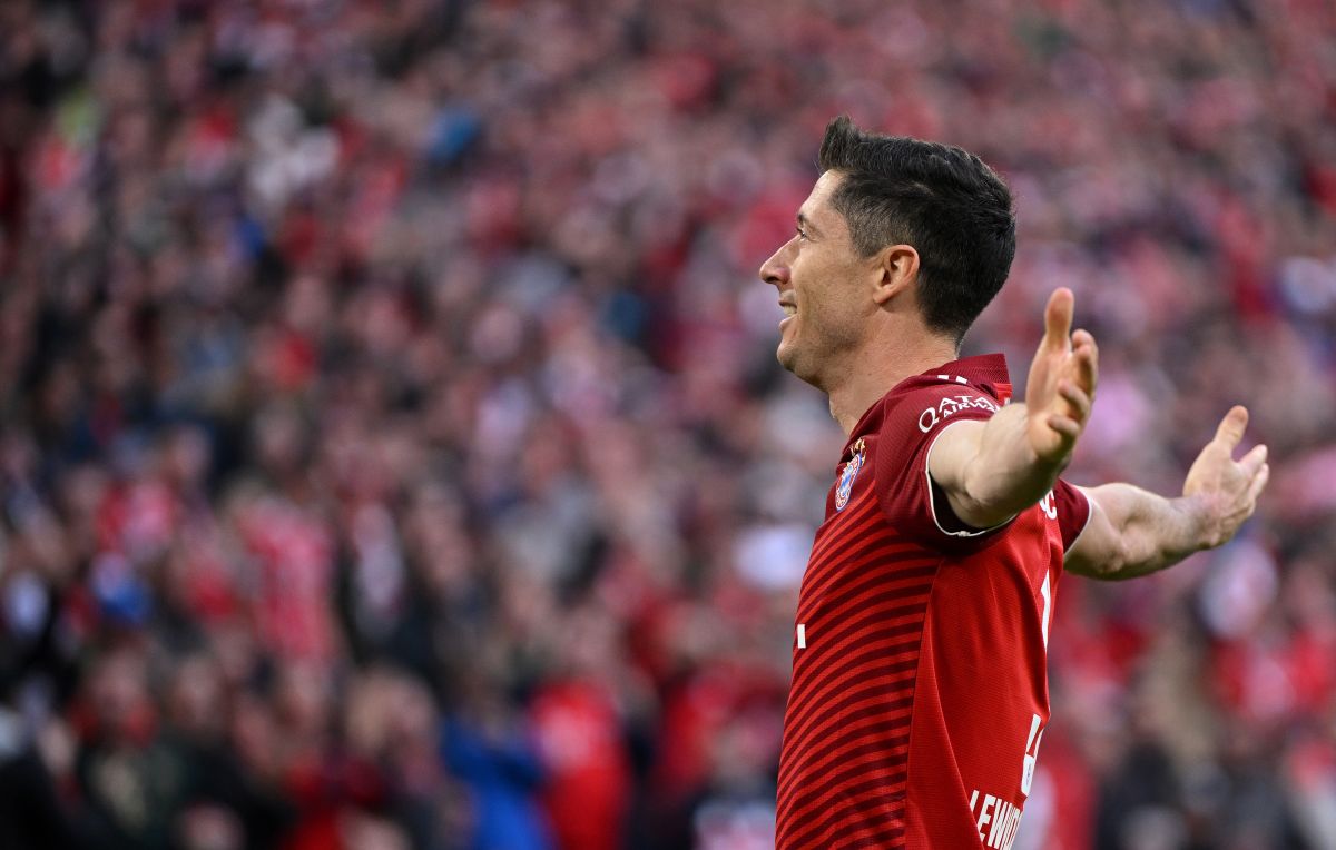 fc-barcelona-offers-robert-lewandowski-a-contract-for-two-years-plus-an-optional-one