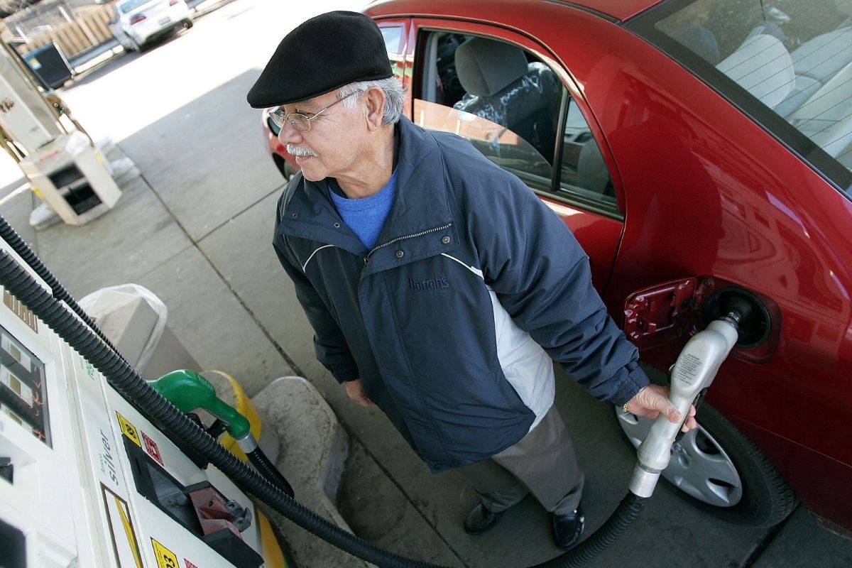 gasoline-and-transportation-card-program-approved-in-chicago