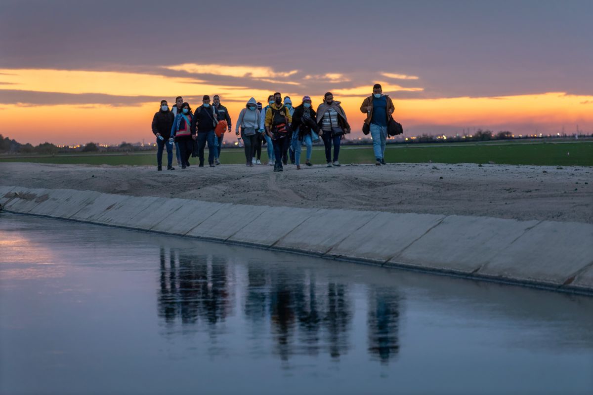 video:-the-moving-story-of-a-venezuelan-family-who-had-to-abandon-their-pet-after-crossing-the-us-border.