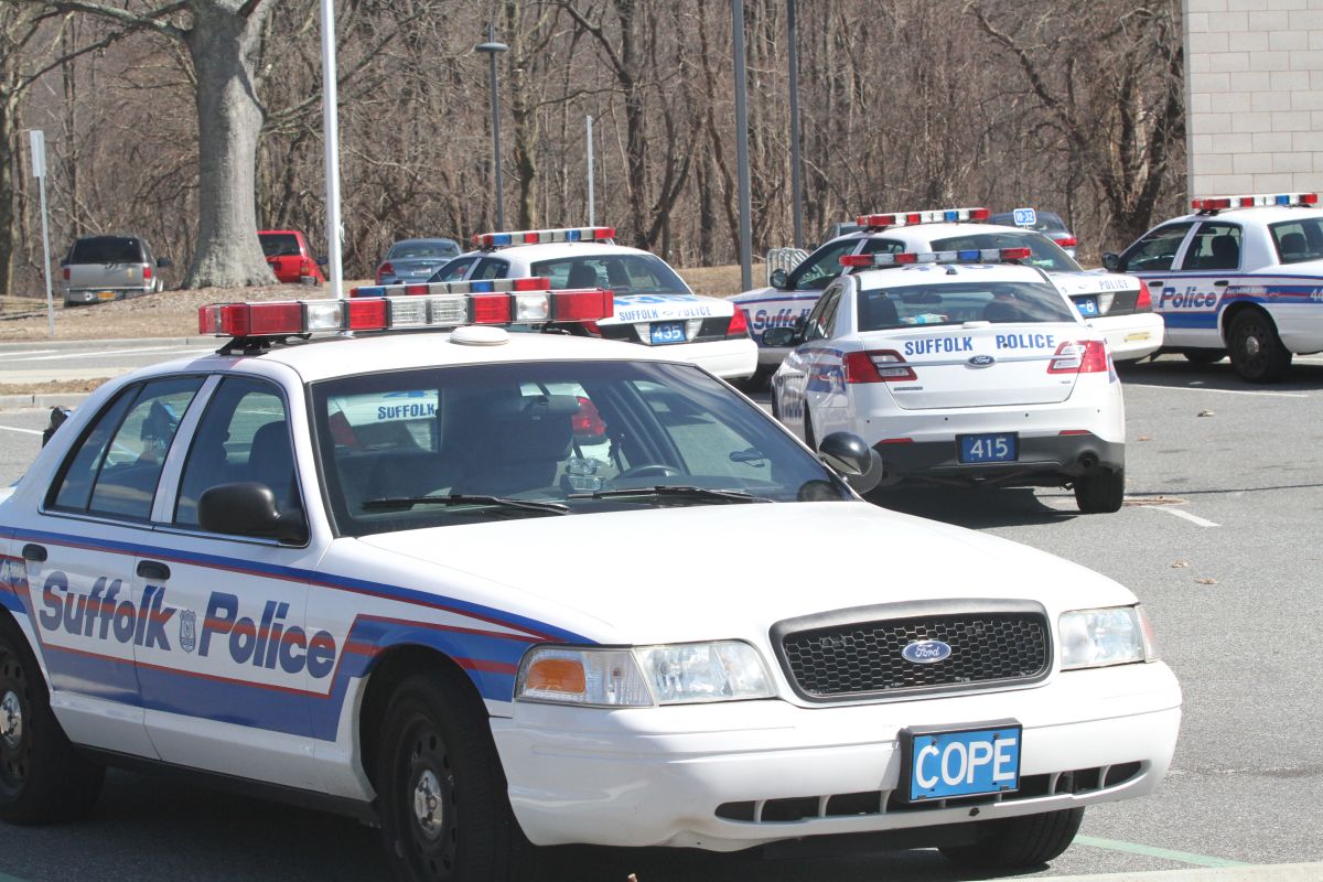 man-dies-shot-from-car-at-the-door-of-his-house-in-the-middle-of-the-morning-in-“quiet”-neighborhood-in-new-york