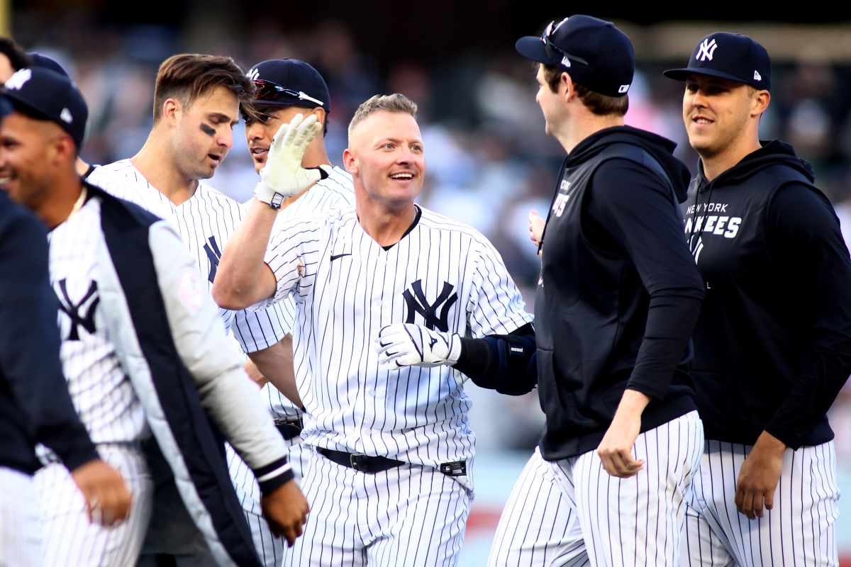 dominance-in-the-east:-new-york-yankees-and-new-york-mets-lead-their-divisions