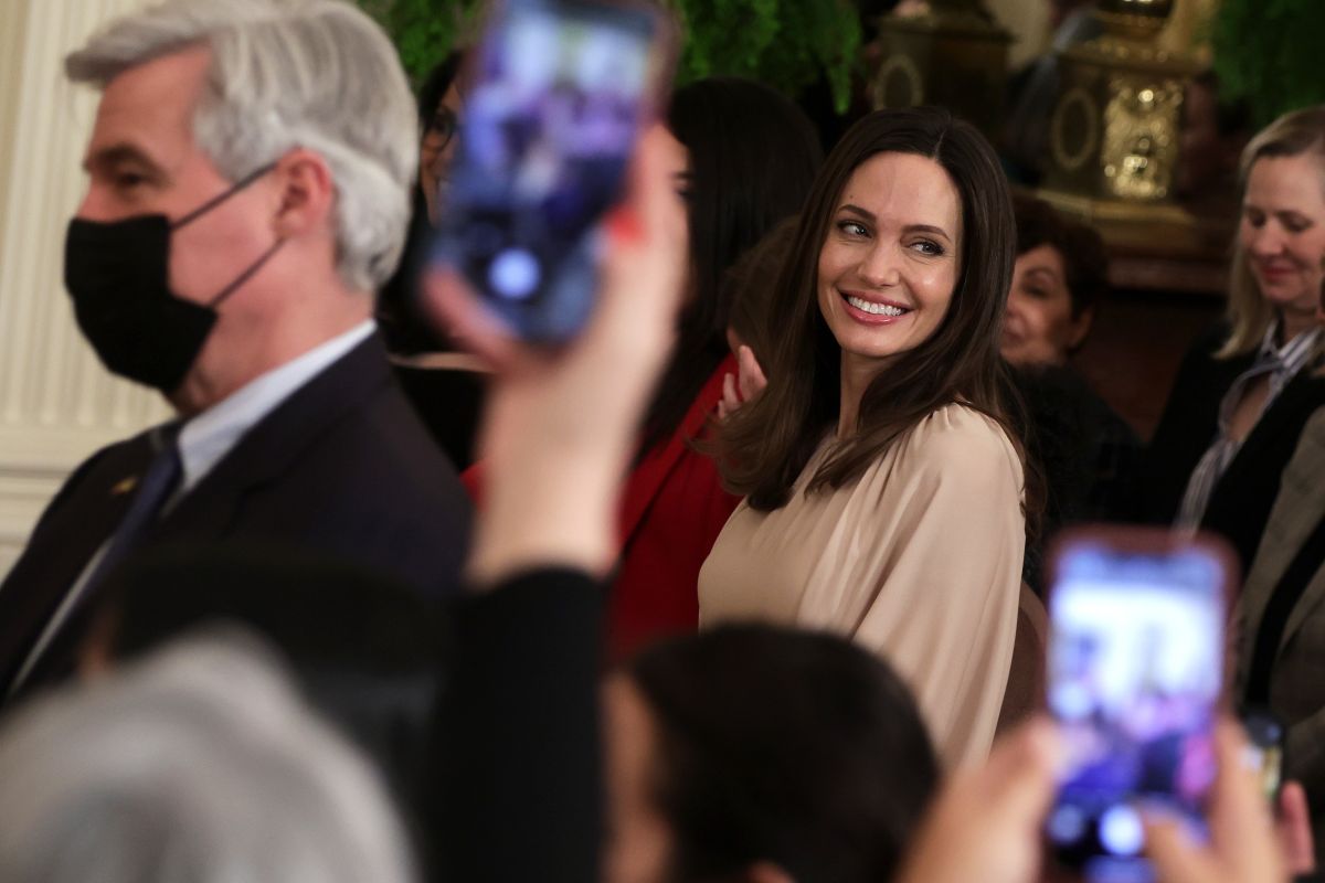 angelina-jolie-visits-the-ukrainian-city-of-lviv-amid-ongoing-russian-attacks