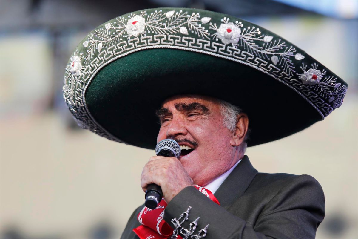 vicente-fernandez-left-a-video-announcing-his-bioseries-on-netflix