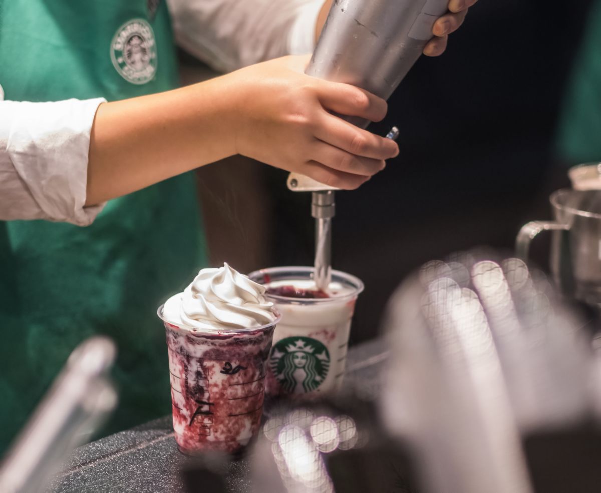 starbucks-employee-says-she-was-forced-to-keep-working-after-suffering-second-degree-burns-in-work-accident