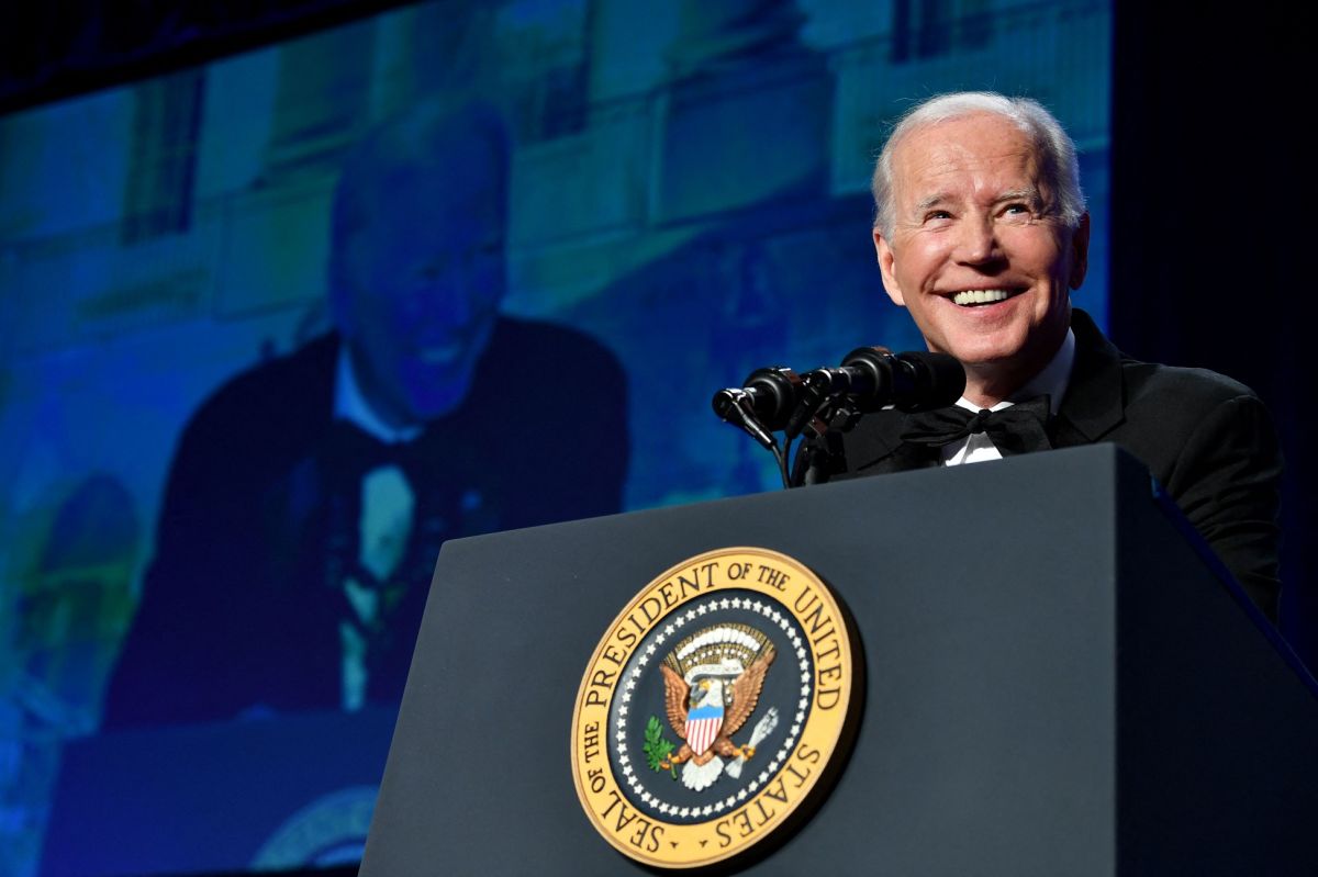 biden-mocks-his-low-popularity,-'let's-go-brandon'-and-trump