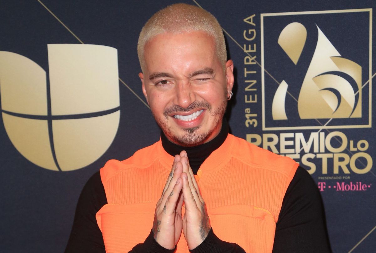 j-balvin-dedicates-an-emotional-message-to-maluma-and-apologizes-for-having-considered-him-“his-rival”