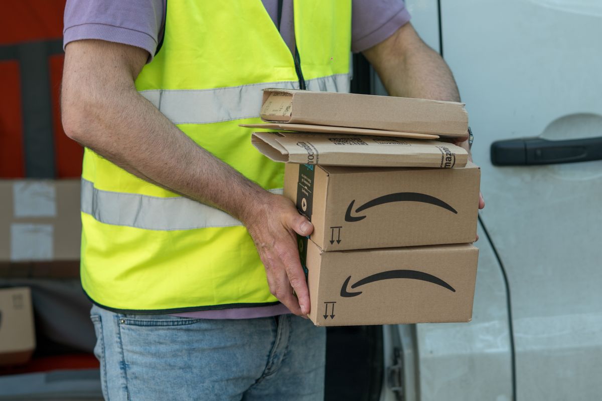 amazon-workers-will-stop-receiving-covid-leave-pay