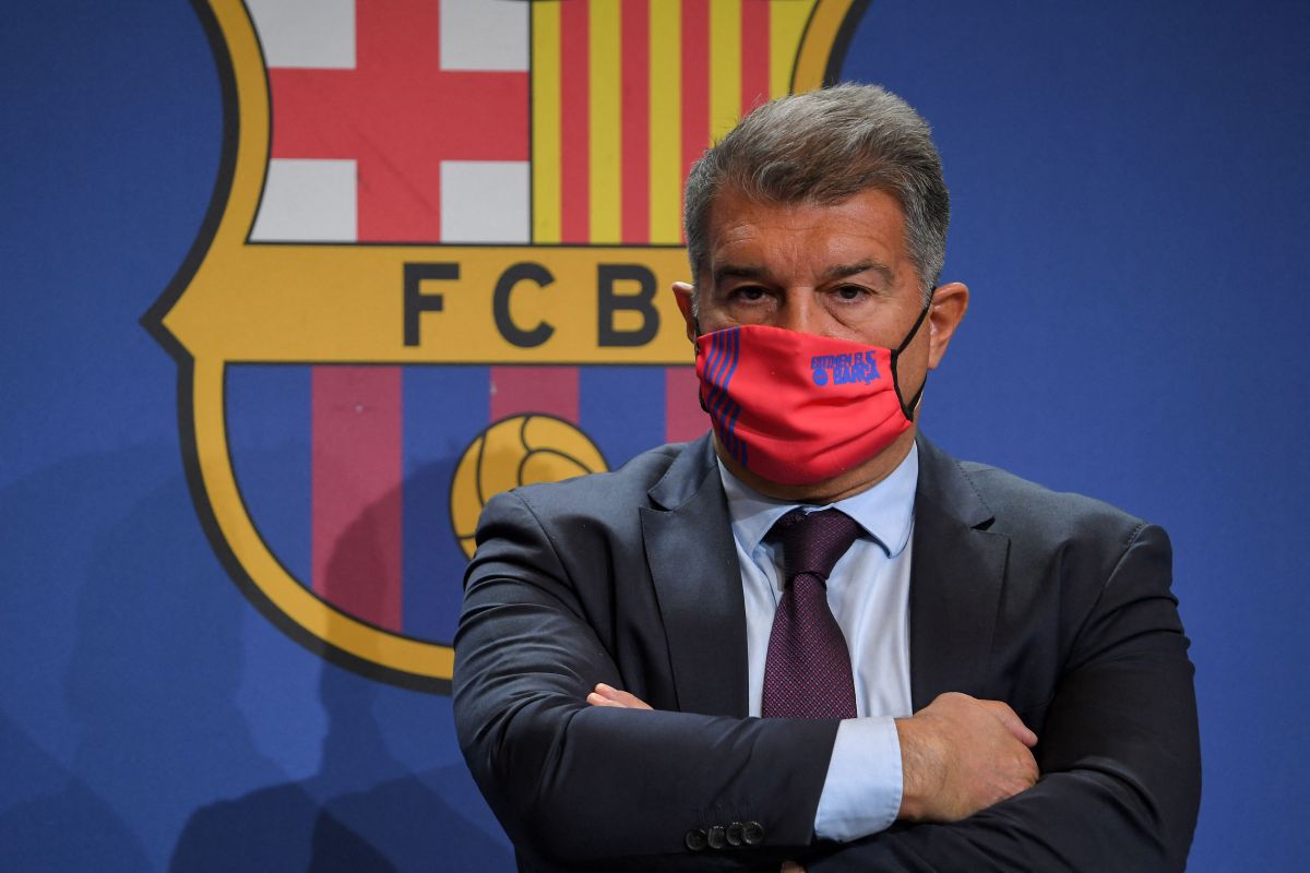 he-wants-him-at-barcelona:-laporta-revealed-the-conditions-to-sign-lewandowski