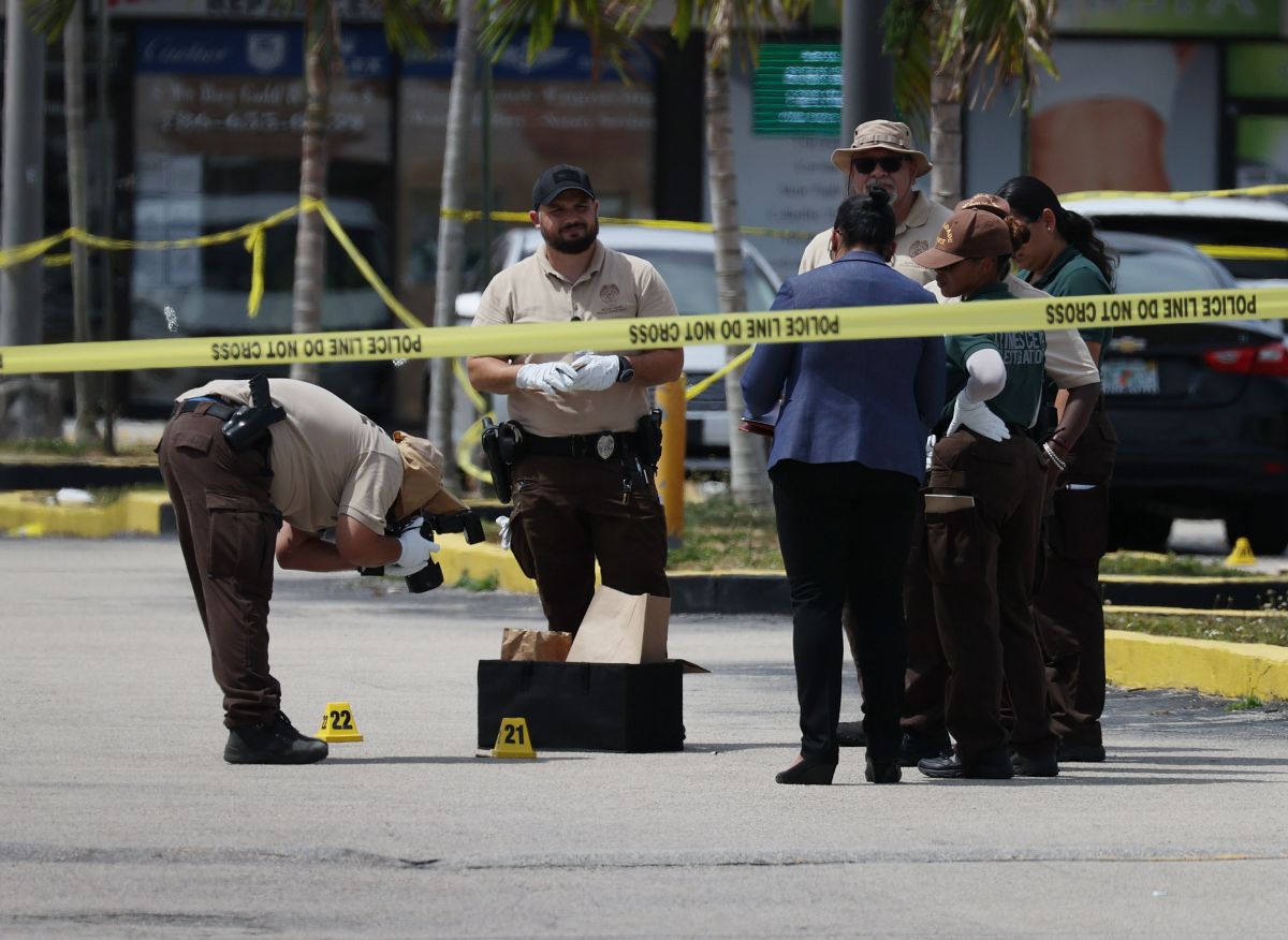 they-investigate-shooting-in-hialeah-in-which-a-well-known-music-producer-was-killed