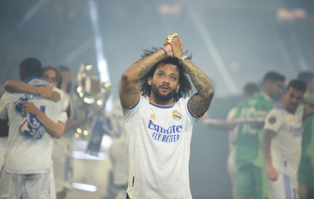 cheered-at-the-bernabeu:-marcelo-burst-into-tears-at-his-farewell-to-real-madrid