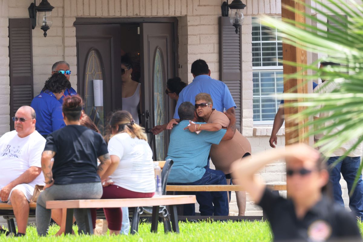 they-hold-the-first-wake-for-one-of-the-victims-of-the-massacre-in-uvalde,-texas