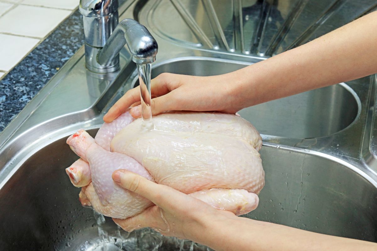 the-dangers-of-washing-chicken:-how-to-avoid-food-poisoning