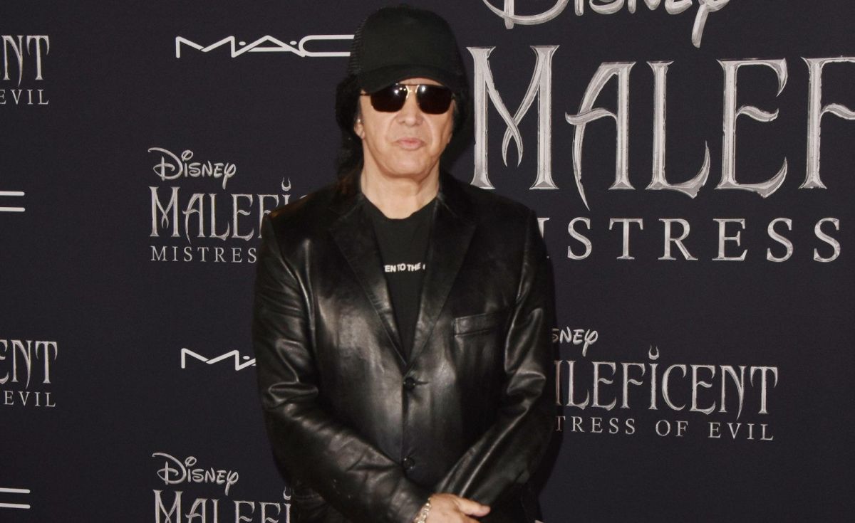 gene-simmons-reveals-fear-of-age-is-reason-behind-kiss-disbandment