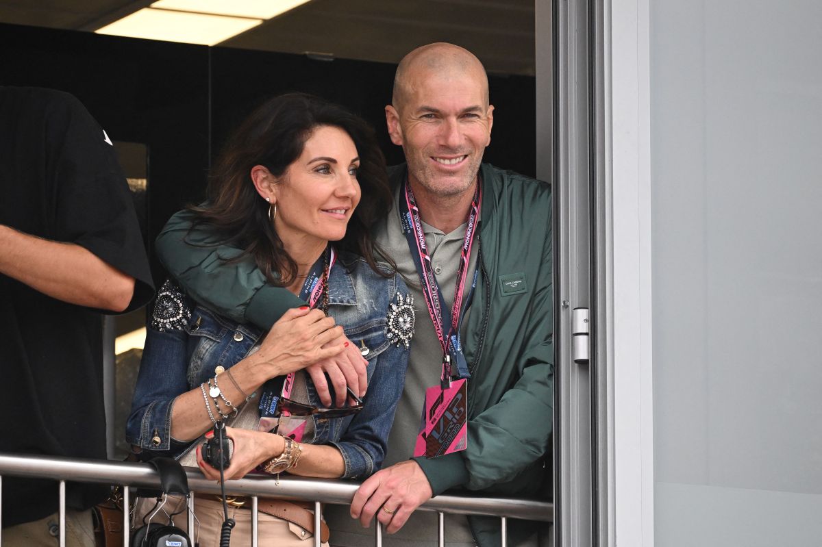 pure-tenderness:-zinedine-zidane-and-his-wife-veronique-fernandez-pose-for-the-first-time-with-their-granddaughter-[photo]