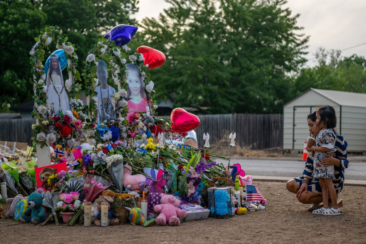 gunman-from-uvalde,-texas,-cornered-and-shot-students-for-77-minutes-before-he-was-shot-dead-by-officers