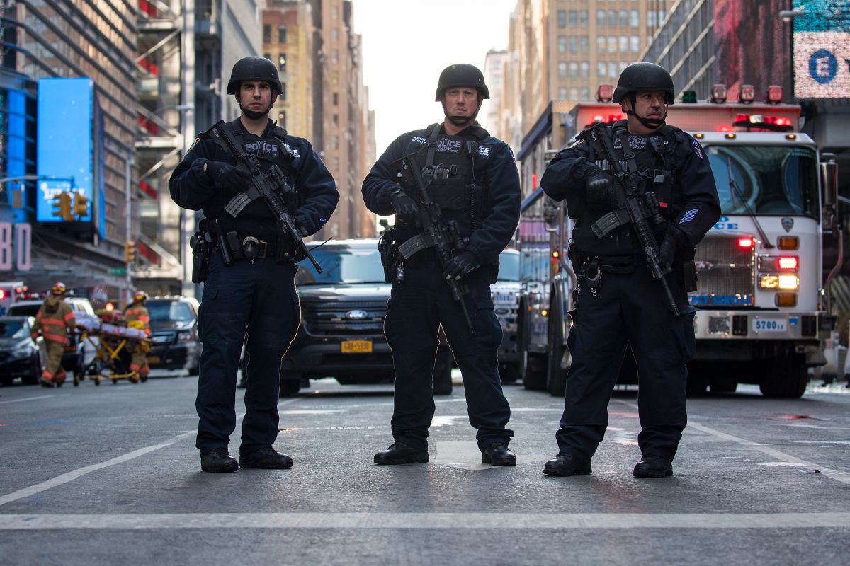 isis-terrorist-sympathizer-stabbed-fbi-agent:-sentence-raised-to-25-years-in-new-york